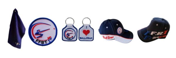 casquette ball trap brodée, porte-clés, serviette ball trap bleu marine et écusson : multitude d'accessoires